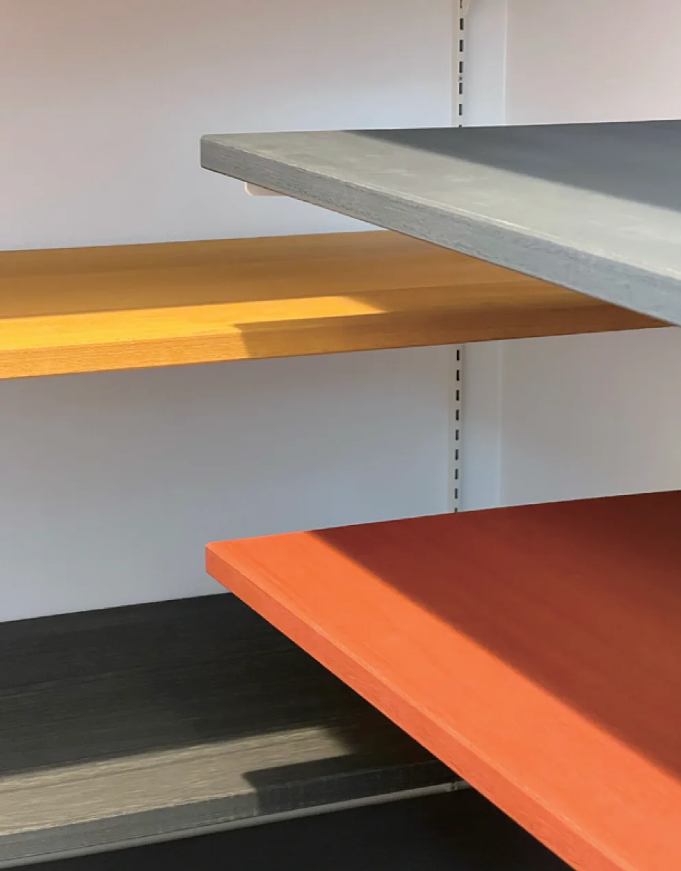 Bullsの「KIRI SHELF」