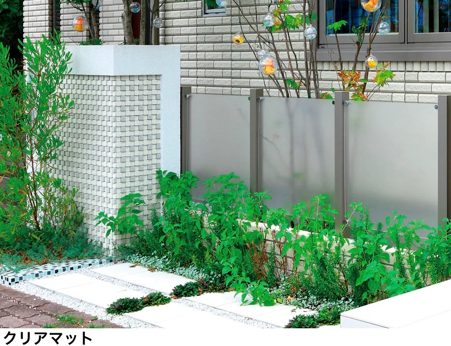 LIXILの「プラスG Gスクリーン ポリカパネル【2024年版】」