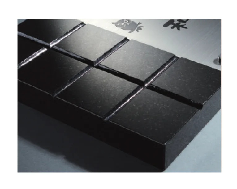 三協アルミの「ステンレス+黒御影石」