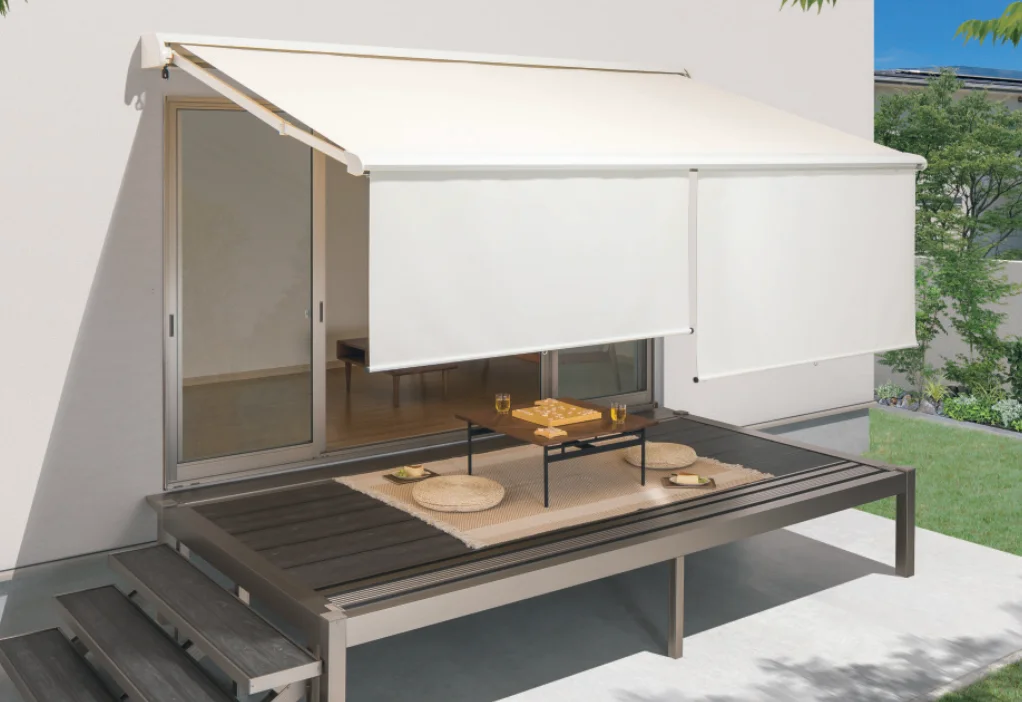 三協アルミの「カフェリオ ロールシェードタイプ (手動・電動・電手動タイプ)【2023年版】」