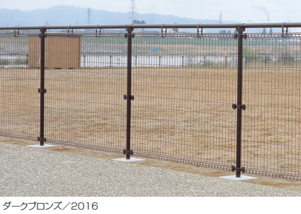 三協アルミの「ユメッシュR型フェンス 積雪地域型」