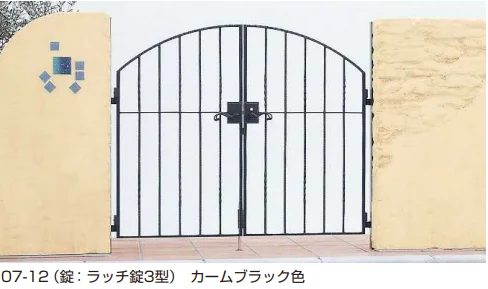 YKK APの「トラディシオン 門扉6型【2023年版】」