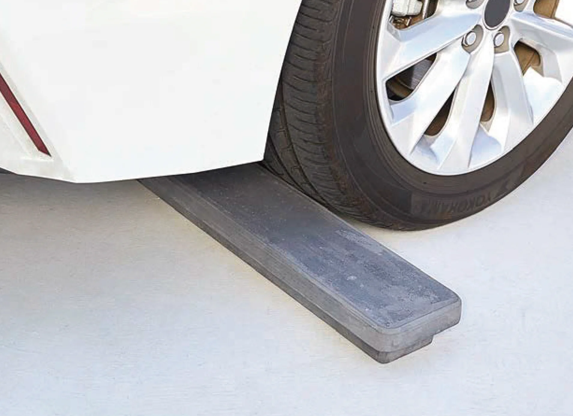 オンリーワンクラブの「カーストッパー フラット」のサブ画像1