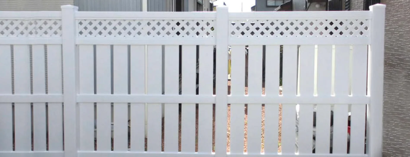 EXDECOの「ブランシュフェンス スリット+ラチス Blanche Fence」